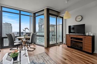Attractive 1 Bedroom High Floor with Skyline View - 3