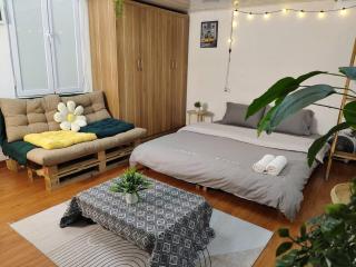 Peaceful place near the old quarter - Netflix - 8