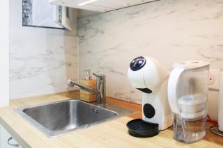 bright studio with balcony quiet location - París - 4