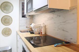 bright studio with balcony quiet location - París - 5