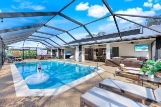 Modern Retreat W Pool & Hot Tub Near Beaches - Naples - 0