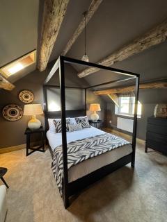Boutique Country Cottage - 9