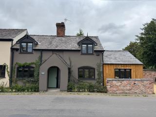 Boutique Country Cottage - 0