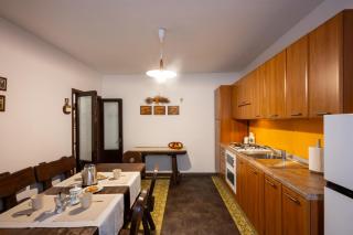 Francesca's House, Ceto Ospitar - 5