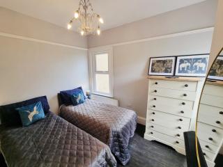 Bridgerton House - Detached 5-bedroom Property - Gravesend - 9