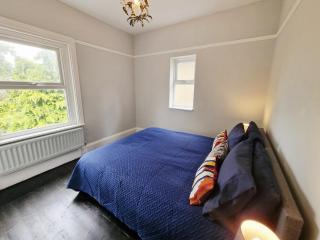Bridgerton House - Detached 5-bedroom Property - Gravesend - 2