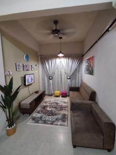 Serra Homestay at Apartment Bukit Permata, Lumut - 0