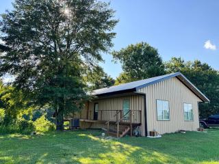 Little River Retreat~Peaceful Countryside Getaway - 2