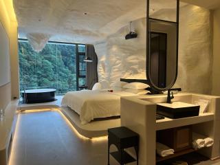 Nature Eco Designer Hotel--Avatar mountain view,Bubble Pool,Free shuttle to south gate of Park Entrance,Local trip plan & Tourism Service,Full Renovation for 10 months - 2