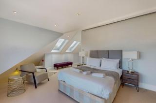 Modern 3 Bed Penthouse in a Prime Central Location - 1