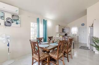 Cerulean Getaway, 2Bedroom OCV with Pool & Beach Access - 3