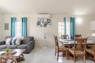 Cerulean Getaway, 2Bedroom OCV with Pool & Beach Access - 1