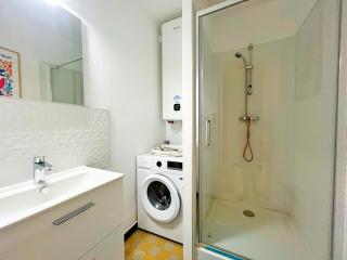 Albi - appartement 8 personnes - check in h24 - wifi - 7