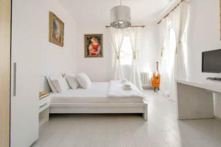1BDR Absolute TOP Centre Luxury Apartment - 8