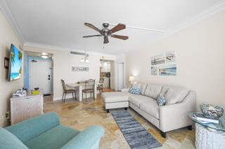 18th floor beachfront condo with pool, gym and grills - 6