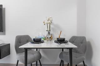 Stylish Apartments in a Vibrant Community - 9