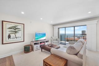 Rare desirable unit located in Shipps Landing III - 8