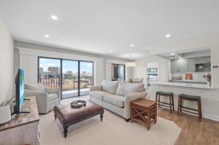 Rare desirable unit located in Shipps Landing III - 5