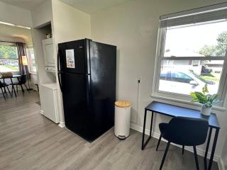 KING bed, Pet Friendly, Modern Retreat in CLE-BW - 6