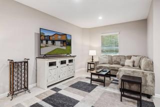 Isabella Ct Townhome - 8