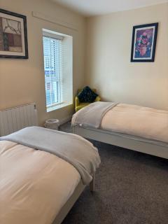 Carrick - Town Centre Apartment - 6