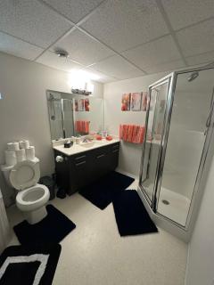 One week stay minimum - Winnipeg - 2