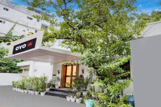 Hotel O Luxury Inn - 9