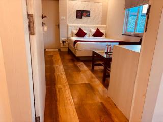 Hotel Chariot Inn - 1