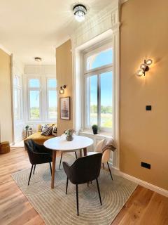 23ppl Central LUX Danube 180 degree View, AC in 7BR 5BA - 3