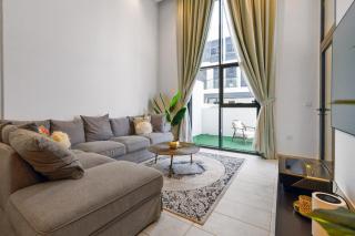 Modern House with Huge Private Garden in JVC - 7