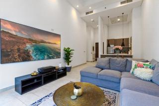 Modern House with Huge Private Garden in JVC - 8