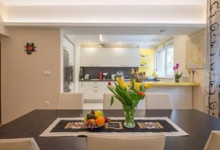 2BDR Absolute TOP Centre Luxury Apartment - 4