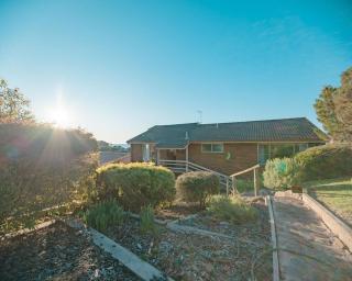 Home & Away at Coles Beach - 9