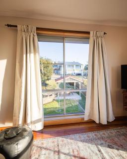Home & Away at Coles Beach - 3