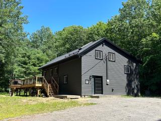 Charcoal Tree House - 9