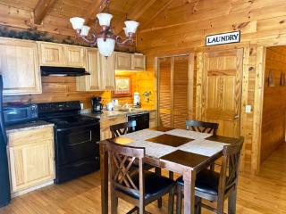 Skinny Dippin'-Cozy Riverfront Log Cabin Free Tickets & Easy Parkway Access - 6
