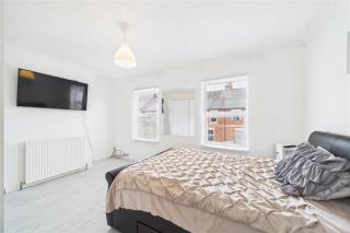 3 Bed House in Reading Area - 5