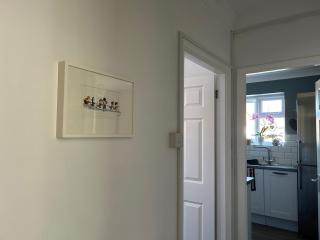 2-Bed Apartment - Sleeps 3 & Free Private Parking - 6