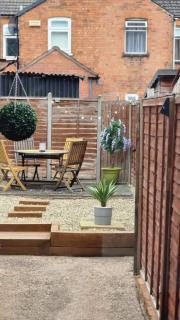 Modern 3-Bed Family Home Sleeps 6 Fast- Wi-Fi Free-Parking- Private Patio - 2