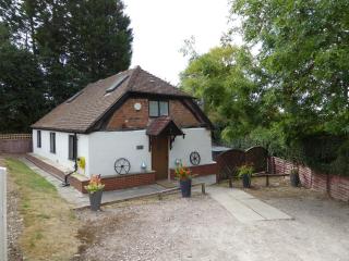 Romeo Cottage - Sleeps 4 - Open Plan Barn - Private Hot Tub & Garden - 9