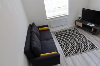 A modern flat nestle in a quiet neighbourhood - 8