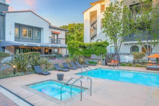 Premier Suites at Marina-Venice with Luxe Pool, Gym & Hot Tub & More - 9