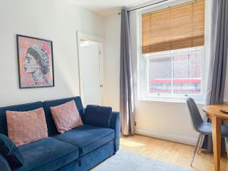 Promo rate - Shoreditch 1-Bedroom Apt near Hoxton & Old St with Dryer, Washer, WiFi by Staylio London - 3