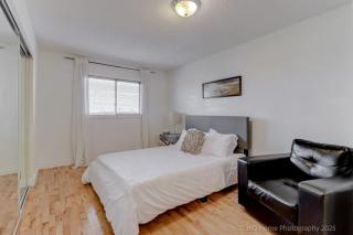 Prestige Manor, 6BR with Sunroom and 3400 Sqft by Instant Suites - 4