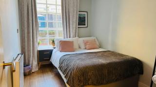 2 beds by Tower Bridge, Walk to Sights & Dining - 8