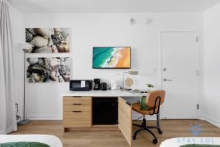 Coastal Retreat Modern Studio w Harbour Views - 8