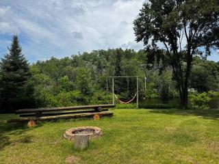 Riverfront Loft 7 - - 7