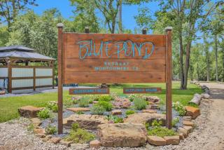 Secluded Luxury Wagon with Pond, King Bed, Full Bath, Patio - Montgomery - 9