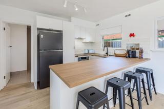 Beachy Breeze, Sleeps 4, Steps to Scarb Beach - 5