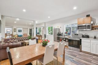 6 bedrooms, Walking distance to airport - 9